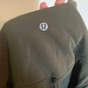 Lululemon aligns 28” size 8 olive green